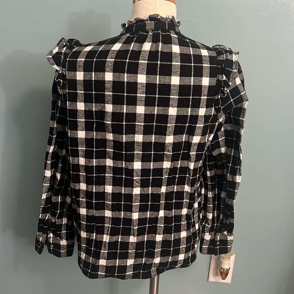 Kate Spade, New York black and white checkered long sleeve shirt, size medium - Picture 8 of 14